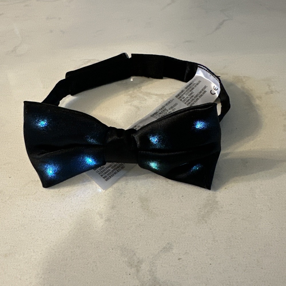 Disney Parks Light-Up Pre-Tied Solid Black Bow Tie Men's Size S/M NEW